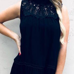 Lace Trim Sleeveless Blouse